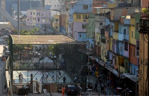 Gli "stadi" delle favelas di rio de janeiro, il "lato b" dei mondiali di calcio brasile 2014 (foto)