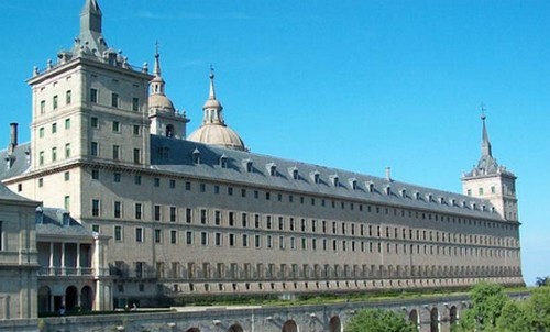 Re juan carlos ha abdicato: questi sono i palazzi reali che erediterà il principe felipe
