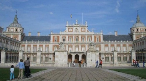 Re juan carlos ha abdicato: questi sono i palazzi reali che erediterà il principe felipe