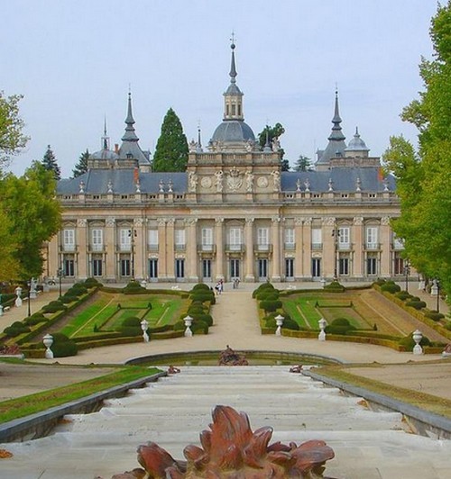 Re juan carlos ha abdicato: questi sono i palazzi reali che erediterà il principe felipe