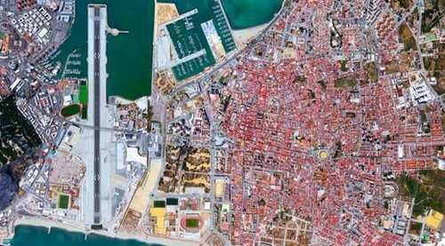 Tutto il mondo visto da un satellite: da new york a Venezia (fotogallery)