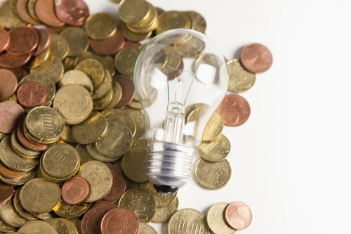 Casa, alcuni consigli utili per risparmiare energia e denaro durante le vacanze