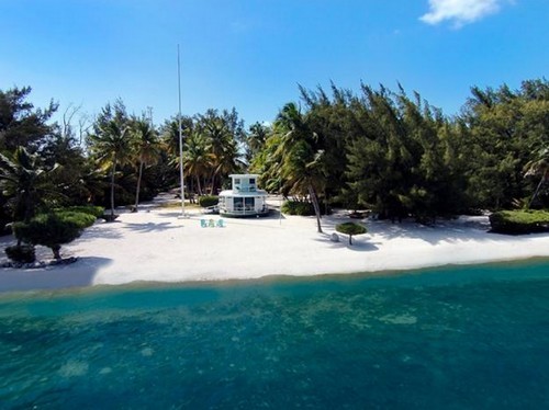 Una paradisiaca villa costruita su una barca con spiaggia privata e vista sull'oceano atlantico (fotogallery)