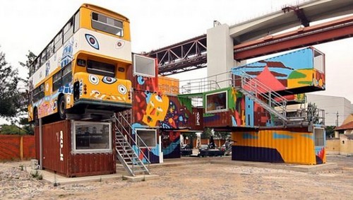"Village underground lisboa": quando l'ufficio è un autobus (foto)