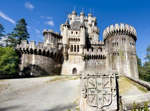 Nei paesi baschi all'asta il castello di butrón per 3,5 milioni di euro