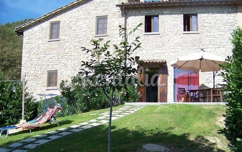 Una vacanza a città di castello in un rustico in pietra e legno (fotogallery)