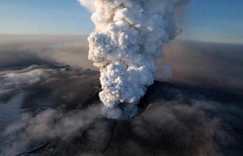 Sapete cos'è un "cigno nero"? queste sono le 12 minacce che potrebbero far saltare in aria l'economia mondiale