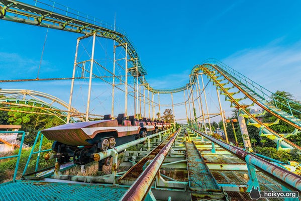 In vendita per cinque milioni di euro una copia perfetta e abbandonata di disneyland (fotogallery)