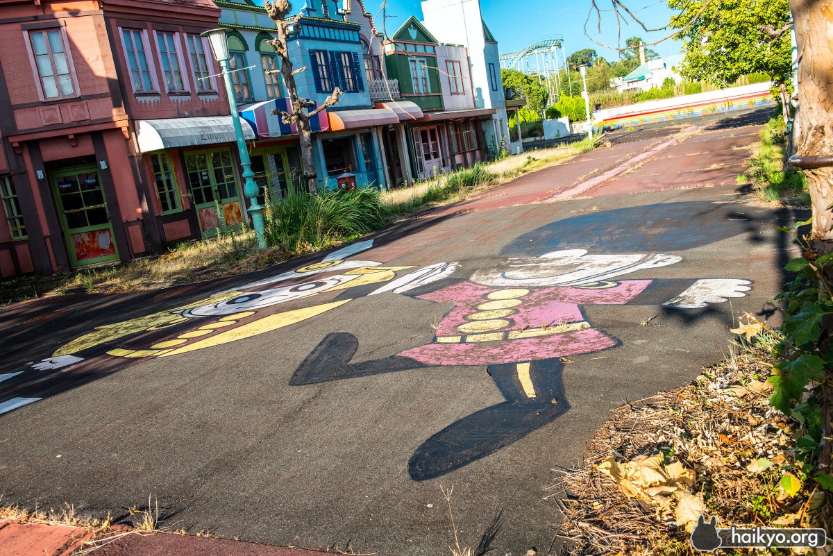 In vendita per cinque milioni di euro una copia perfetta e abbandonata di disneyland (fotogallery)