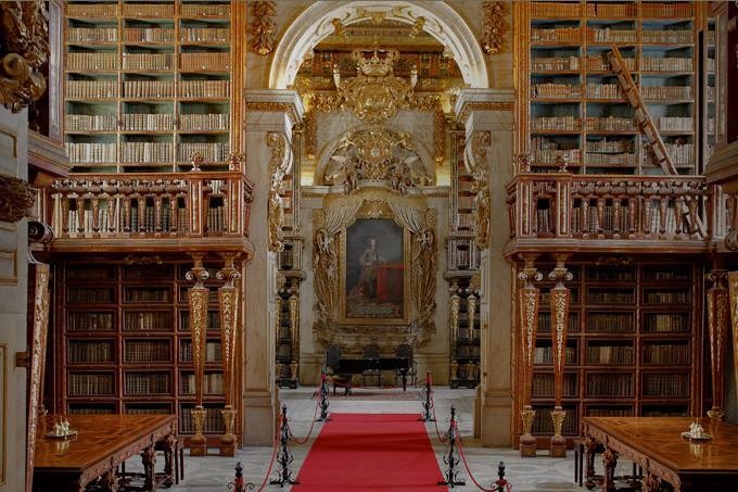 Biblioteche da sogno: 10 edifici che ti faranno venire voglia di leggere (fotogallery)