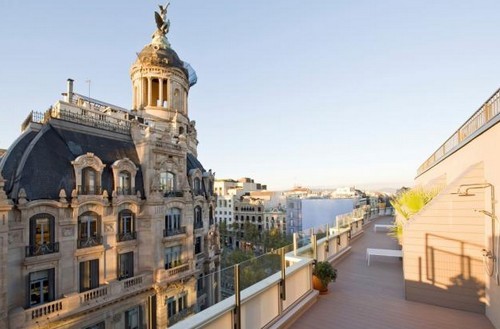 Un attico con un'incredibile vista sull'incantevole paesaggio di Barcellona (fotogallery)