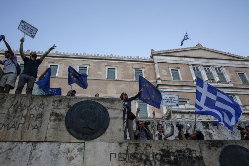 Grecia, accordo raggiunto: luci ed ombre della ricetta anti-Grexit