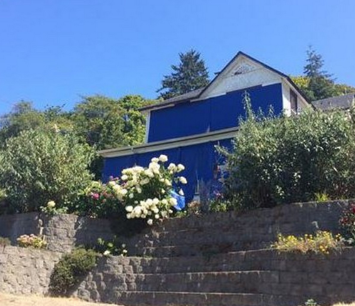 Troppi fan maleducati in visita alla “casa dei Goonies”, la proprietaria copre la facciata (Foto)