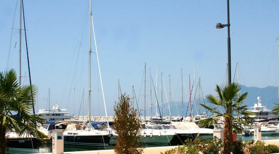 Marina d'Arechi nel porto di Salerno