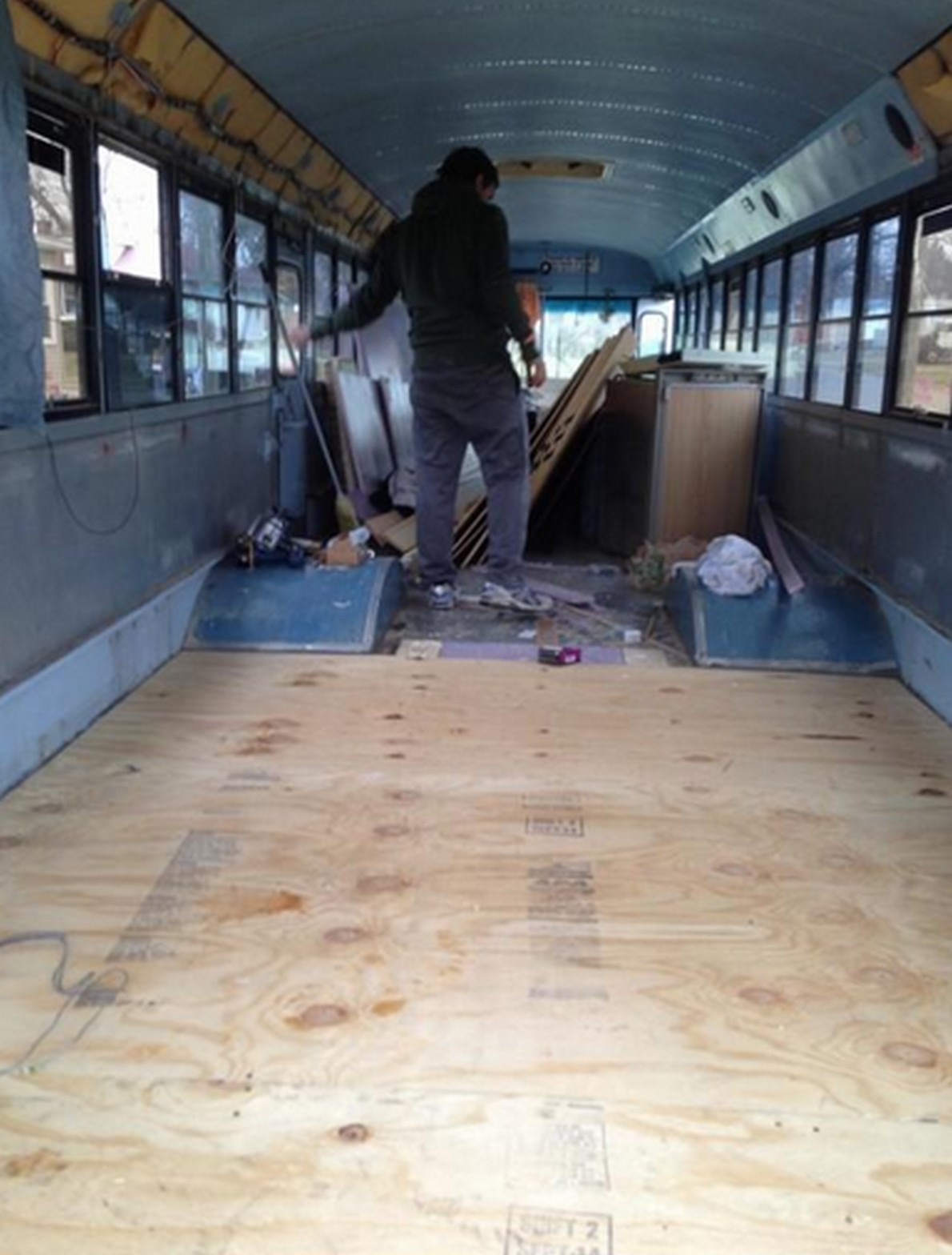 Ecco alcune idee per trasformare un vecchio autobus in una casa mobile (Fotogallery)