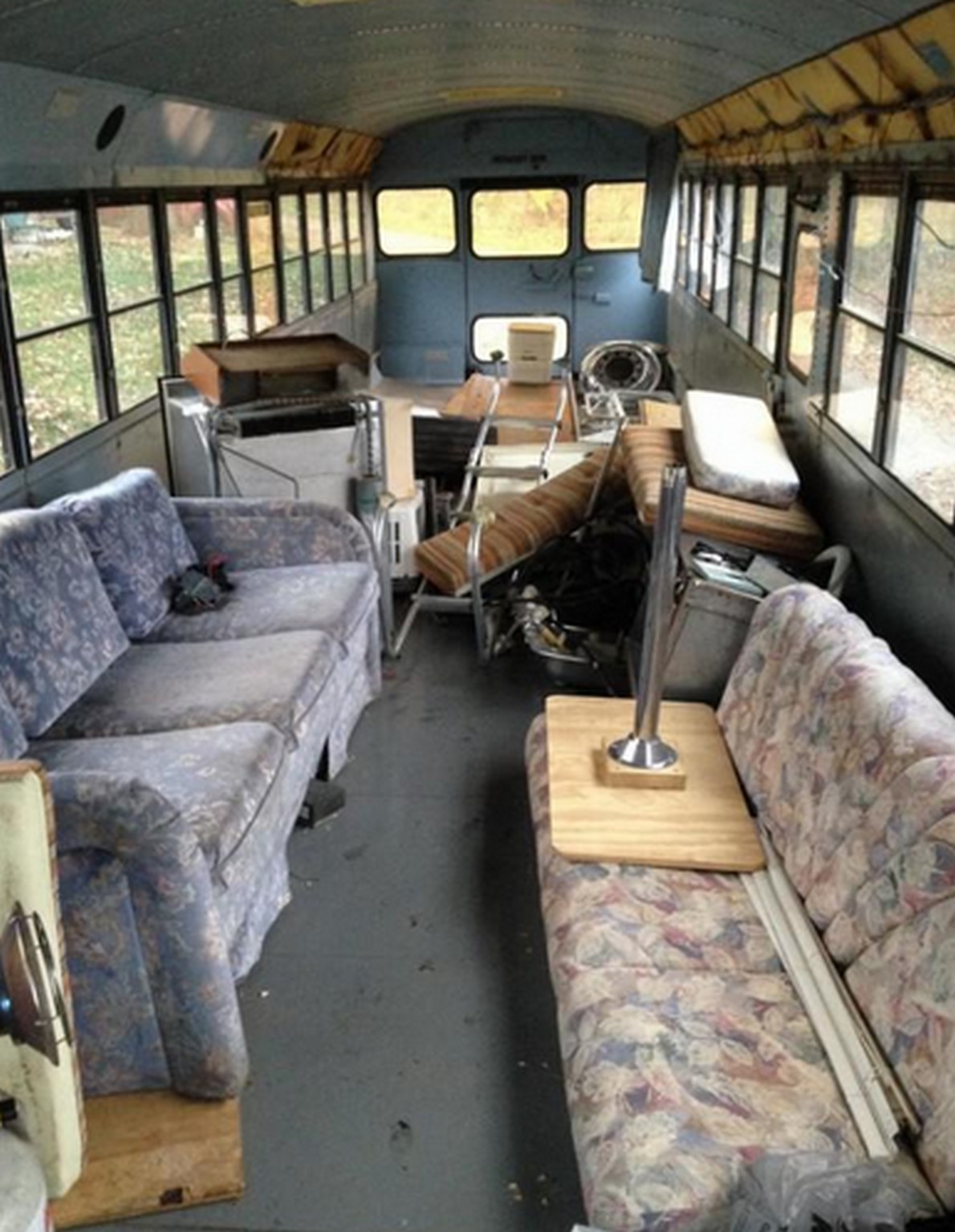 Ecco alcune idee per trasformare un vecchio autobus in una casa mobile (Fotogallery)