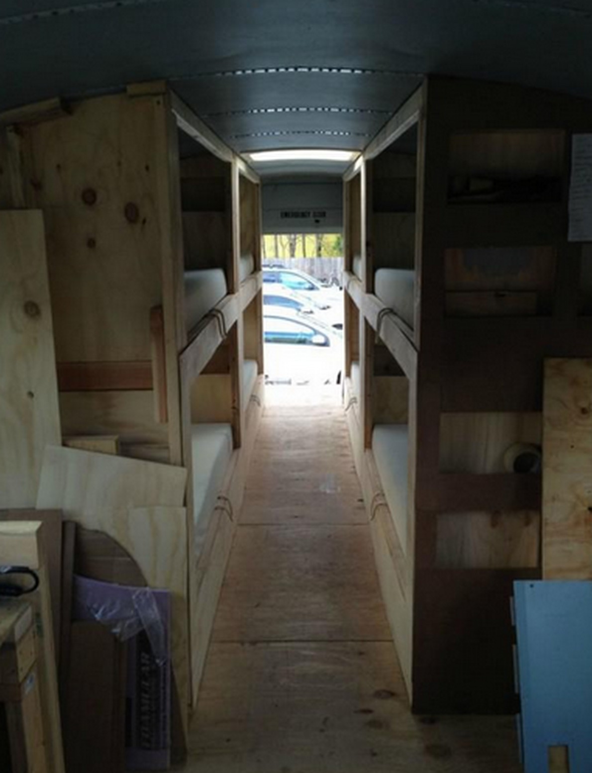 Ecco alcune idee per trasformare un vecchio autobus in una casa mobile (Fotogallery)