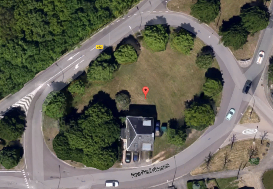 Follie architettoniche: a Lussemburgo hanno costruito una casa in una rotonda