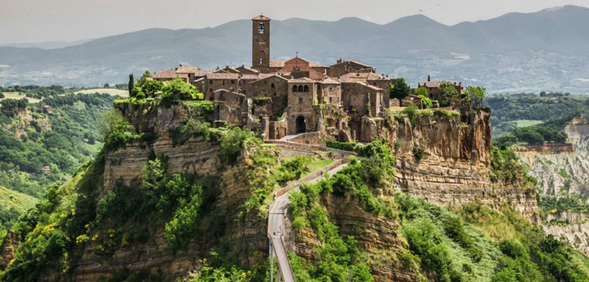 Civita di Bagnoregio, una passeggiata attraverso la “città che muore” (Fotogallery)
