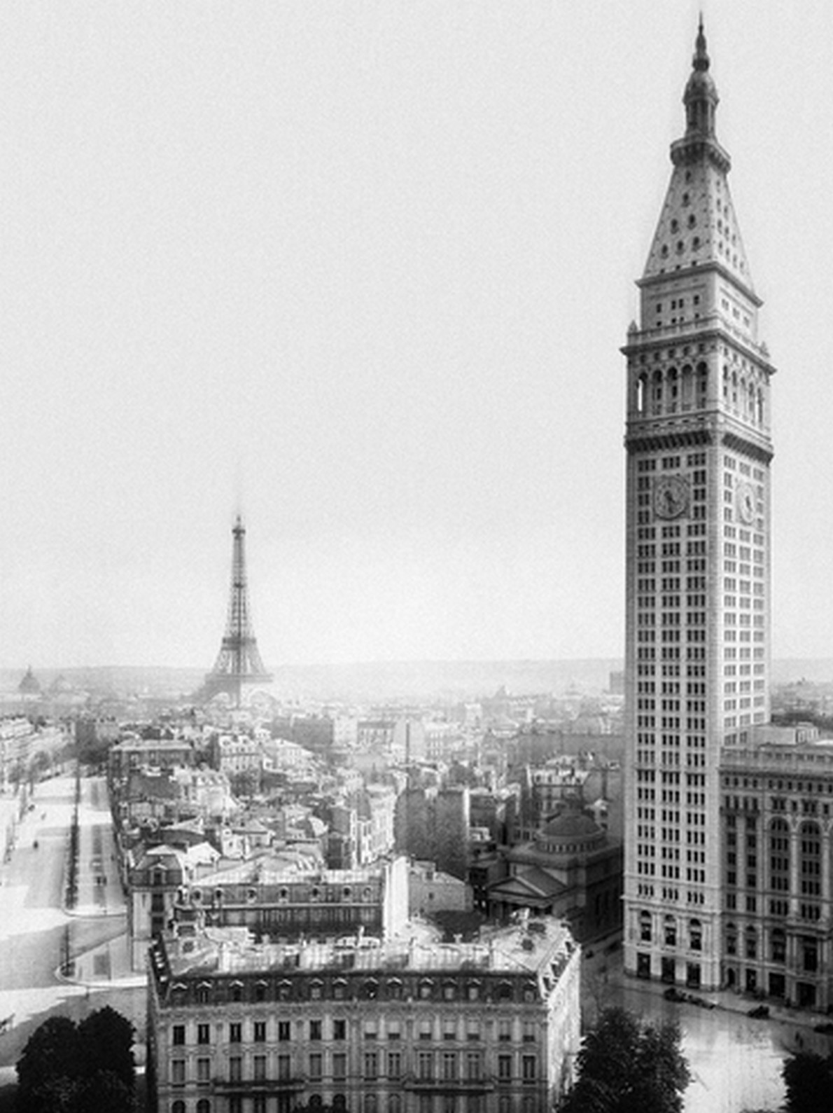Come sarebbe la Torre Eiffel a New York