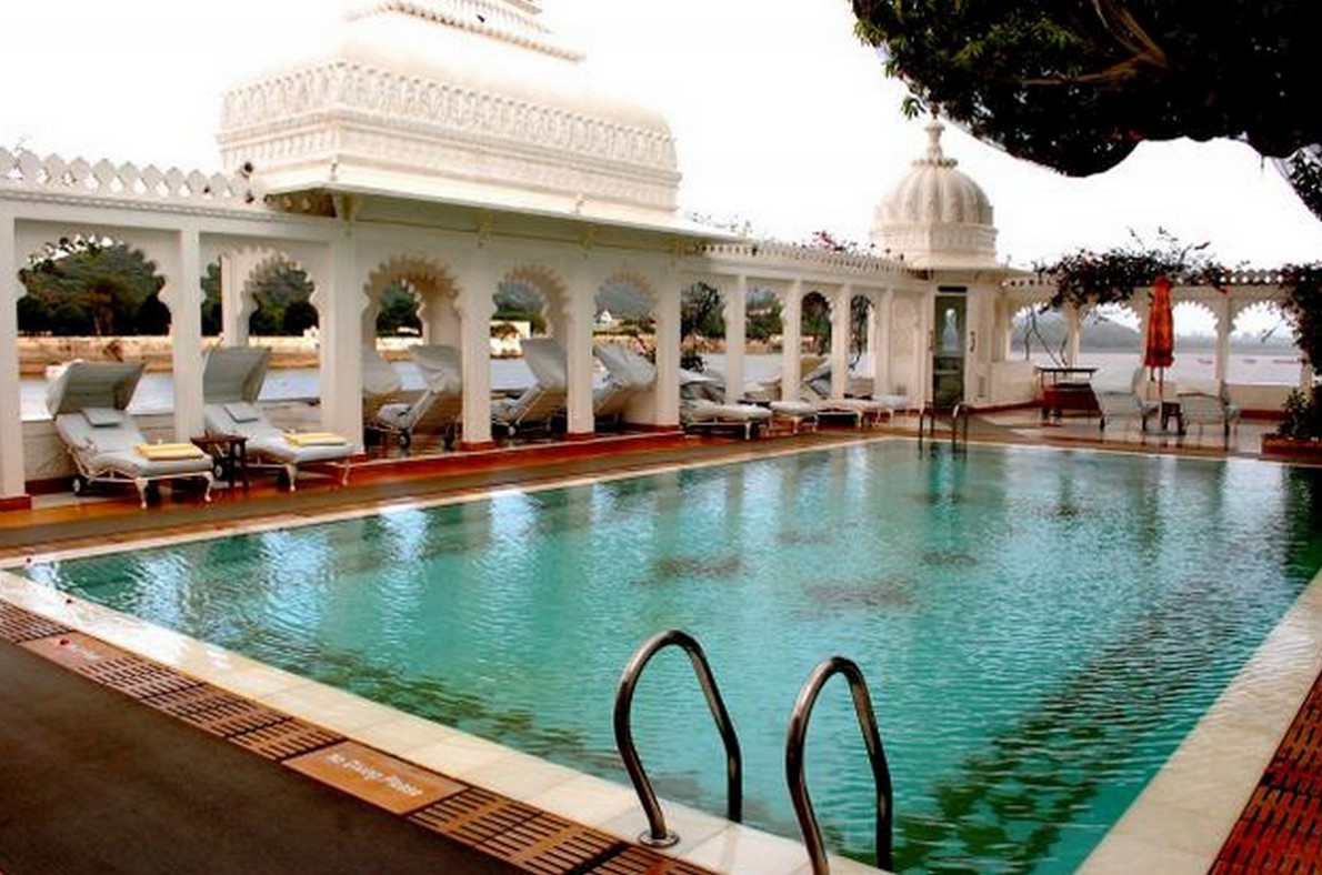 In India un palazzo galleggiante per vivere come un marajà (Fotogallery)