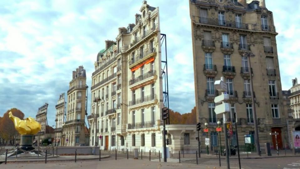 Una suggestiva immagine di Parigi ritoccata al computer