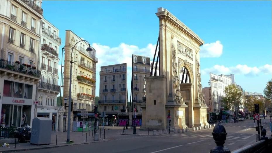 Edifici parigini "svuotati" con un programma di ritocco fotografico