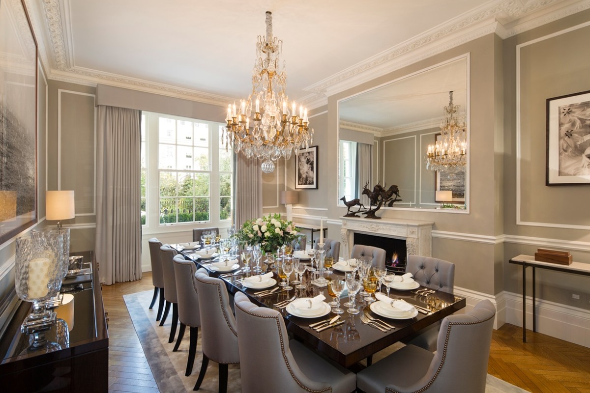 Former Margaret Thatcher's Home. Leconfield Interni della casa di Margaret Thatcher