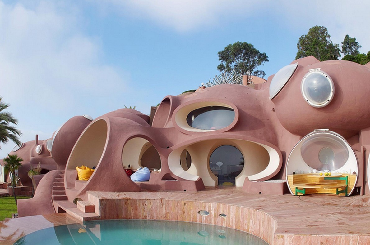 Edificio formato da più sfere