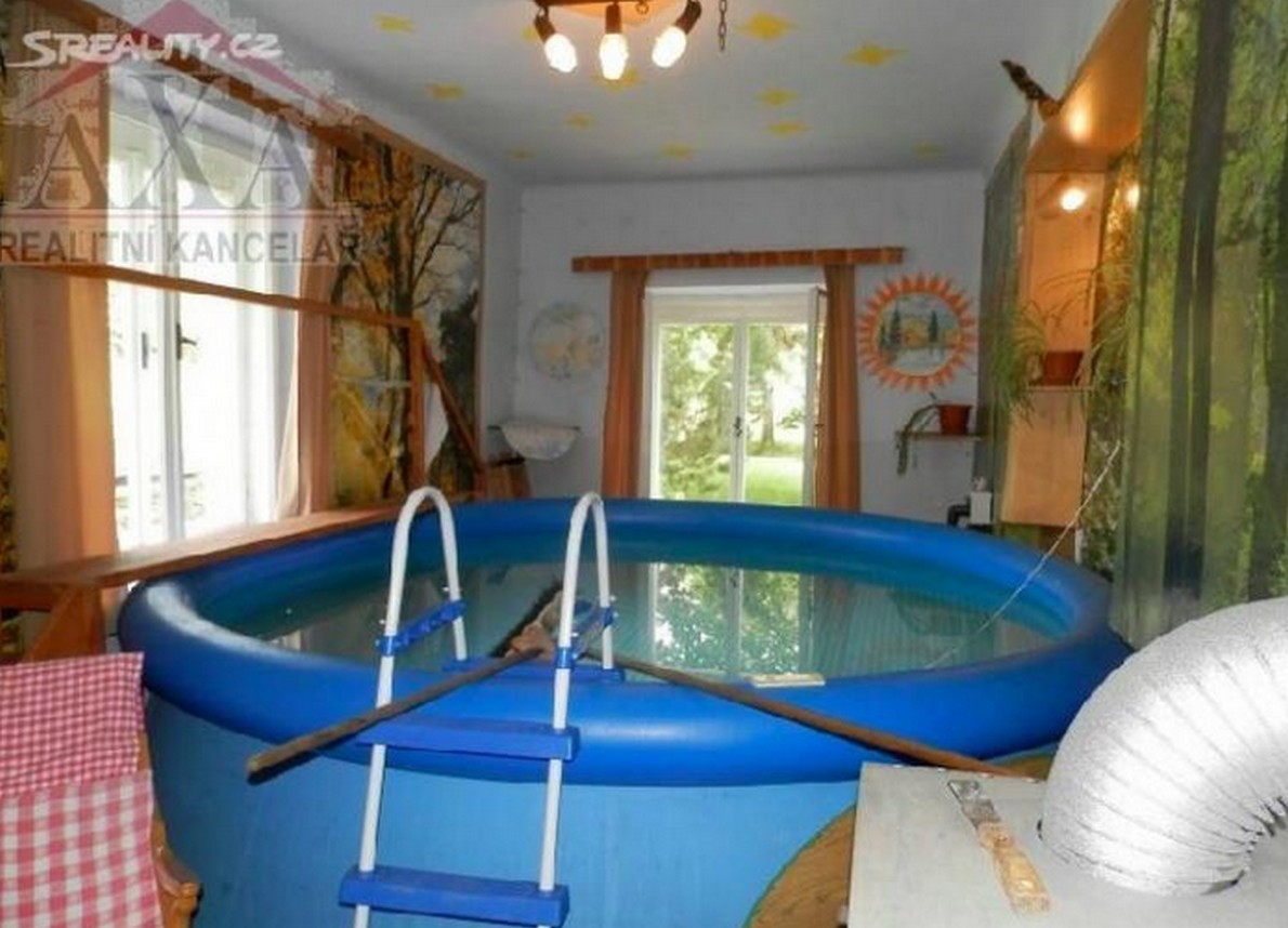 Piscina gonfiabile dentro casa