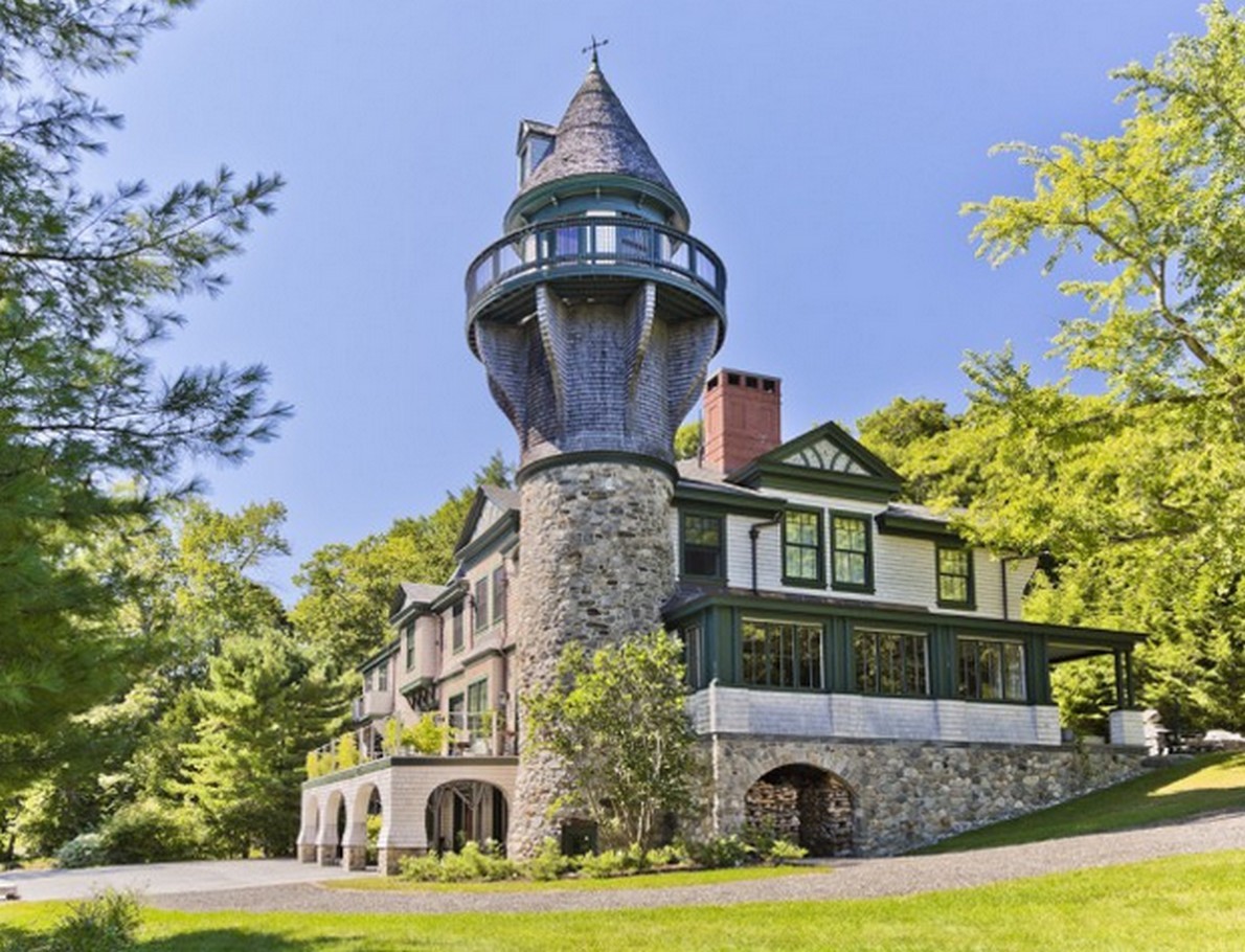 Un vecchio faro trasformato in una casa di lusso con spiaggia privata (Fotogallery)