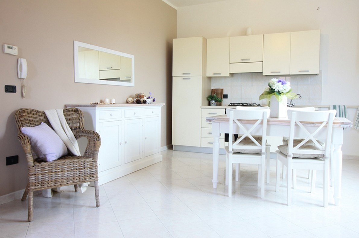 Come valorizzare una casa con i giusti abbinamenti cromatici e l'ottima disposizione degli spazi (Foto e video)