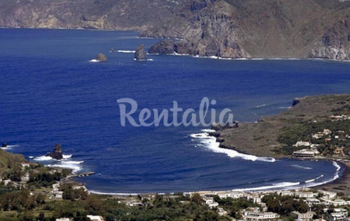 Un magico soggiorno in villa a Lipari (Fotogallery)