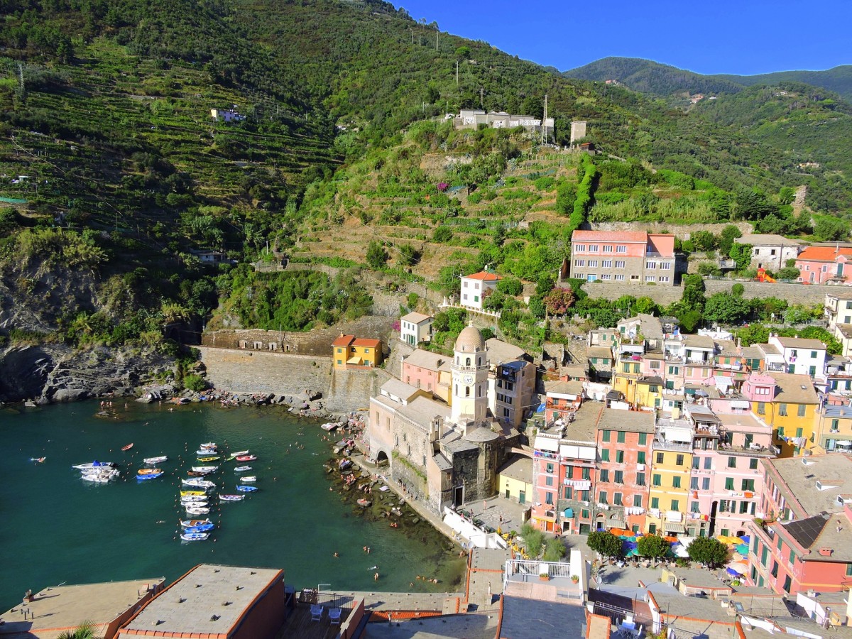 Borghi italiani incastonati tra le rocce