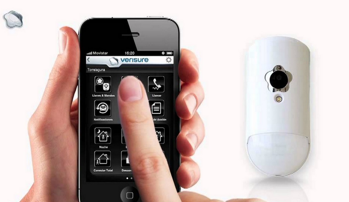 Sei app per monitorare e controllare dalla spiaggia tutto ciò che accade in casa