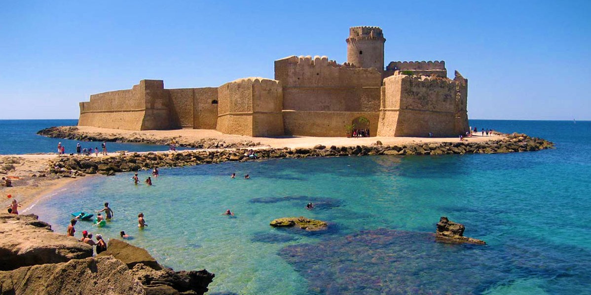 Le spiagge più strane e particolari d'Italia - spiaggia le castella