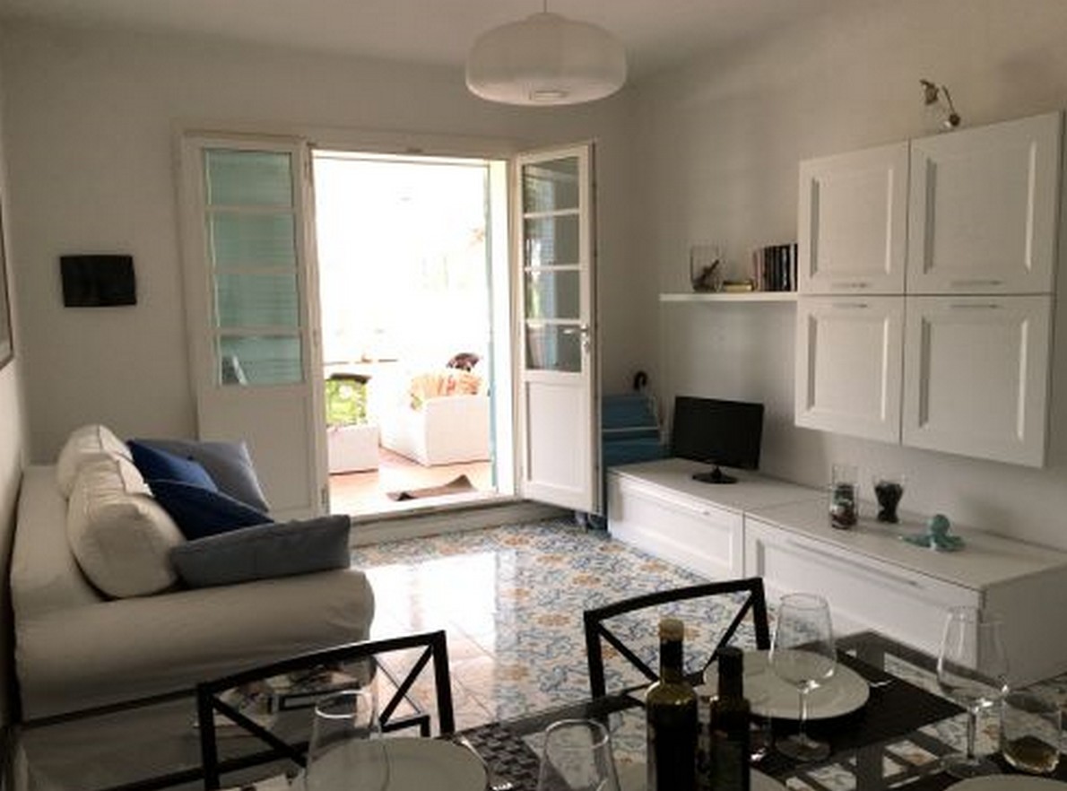 Lo staging di una casa vacanze, come arredare a poco prezzo un immobile per l'estate (Foto)