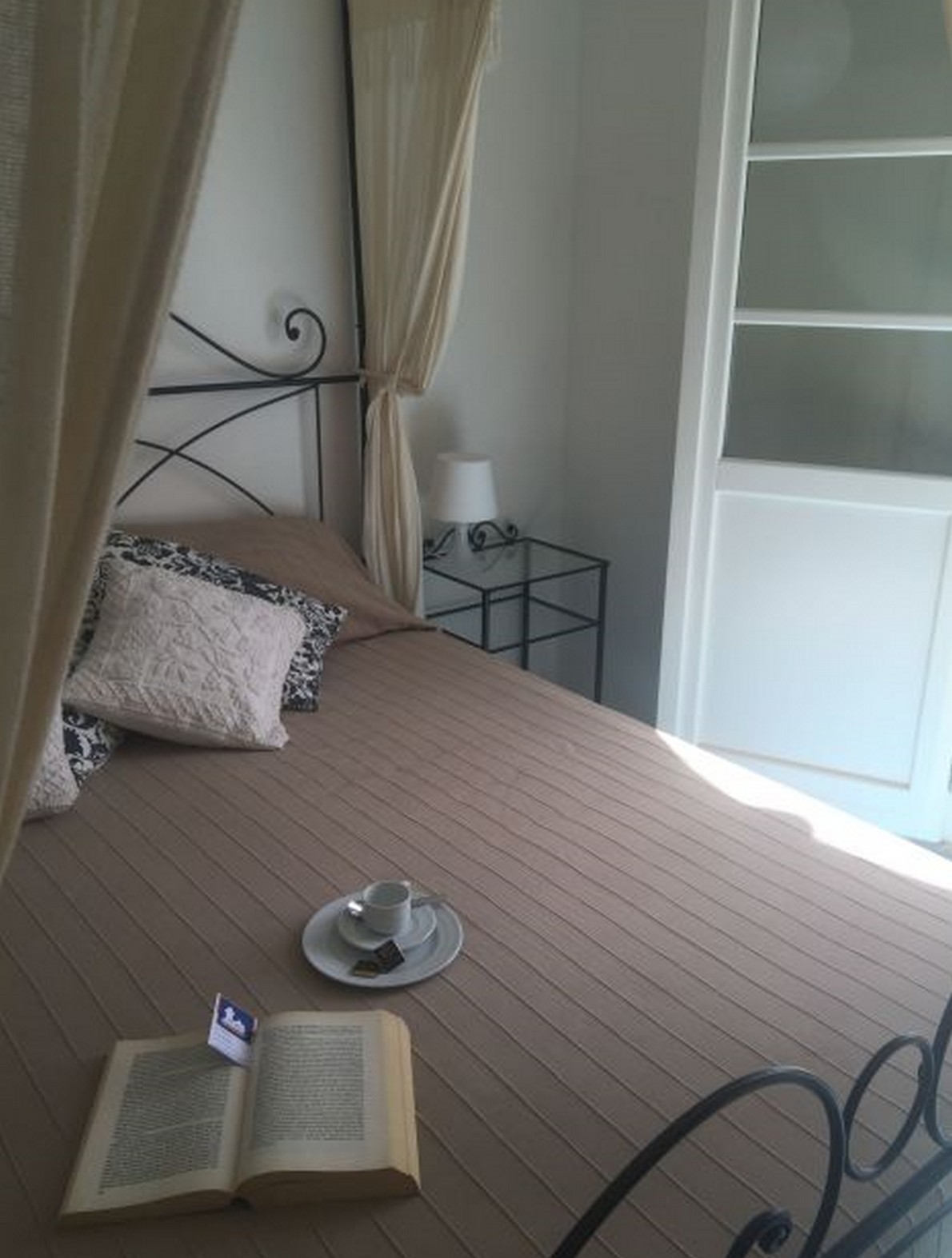 Lo staging di una casa vacanze, come arredare a poco prezzo un immobile per l'estate (Foto)