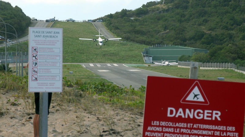 8pista-aterrizaje-sn_bartolome