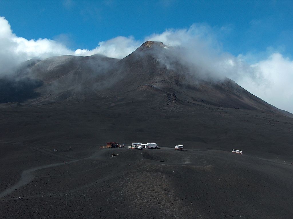 Dove vedere le stelle cadenti la notte di San Lorenzo - Etna