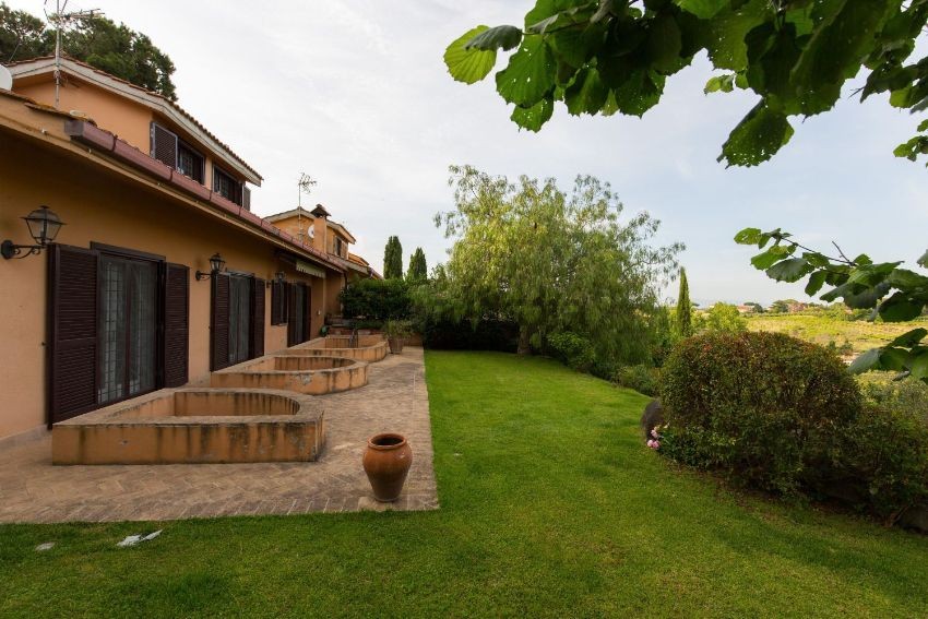 Luminoso, comoda e tranquilla sono gli aggettivi più usati per vendere casa in Italia