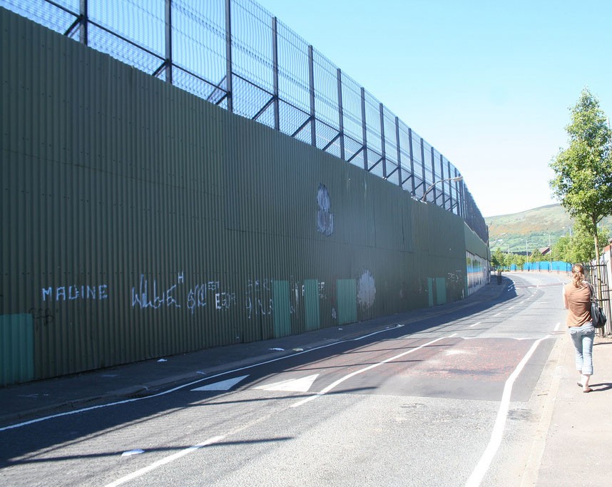 Muro di Belfast (Irlanda) Trump non è l'unico: 65 Paesi hanno costruito muri di confine negli ultimi anni