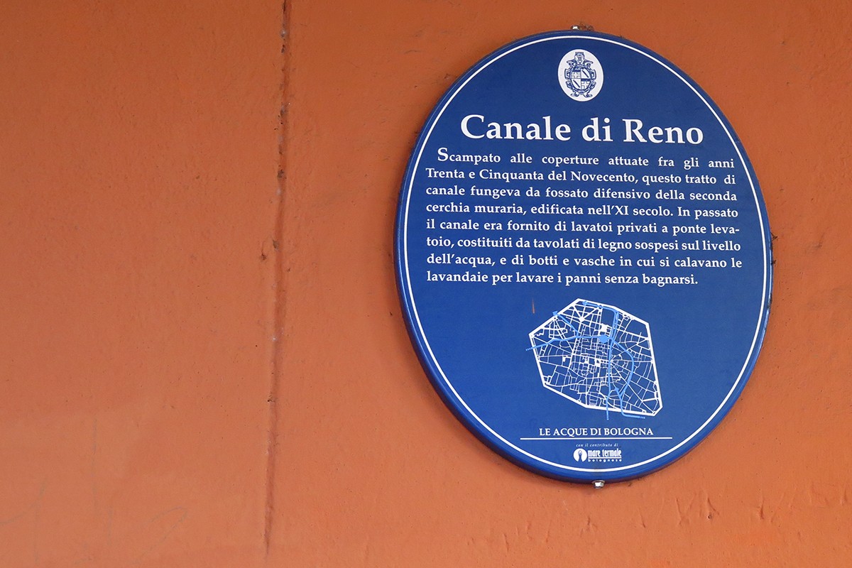 La finestra di Via Piella: uno sguardo alla Piccola Venezia di Bologna