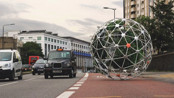 Il giardino autonomo che ruota in cerca delle migliori condizioni ambientali