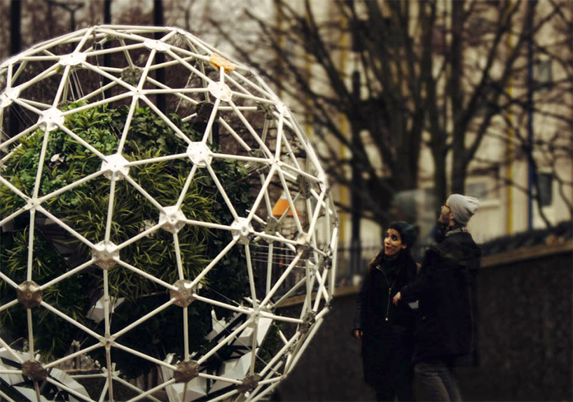 Il giardino autonomo che ruota in cerca delle migliori condizioni ambientali