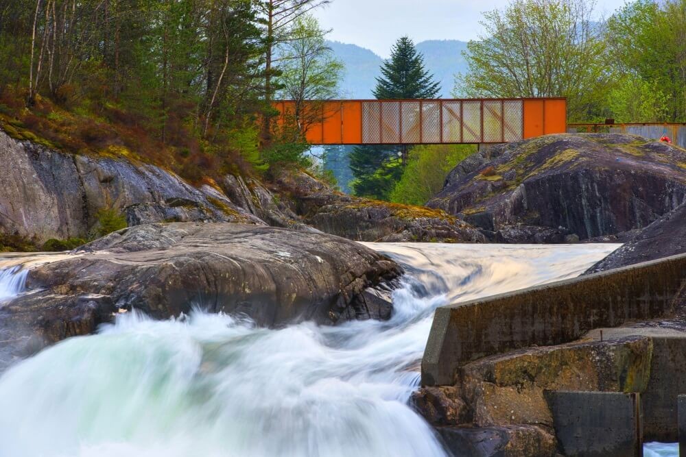 Puente Høse, Suldal, Norvegia (Rintala Eggertsson Architects) puente-hose