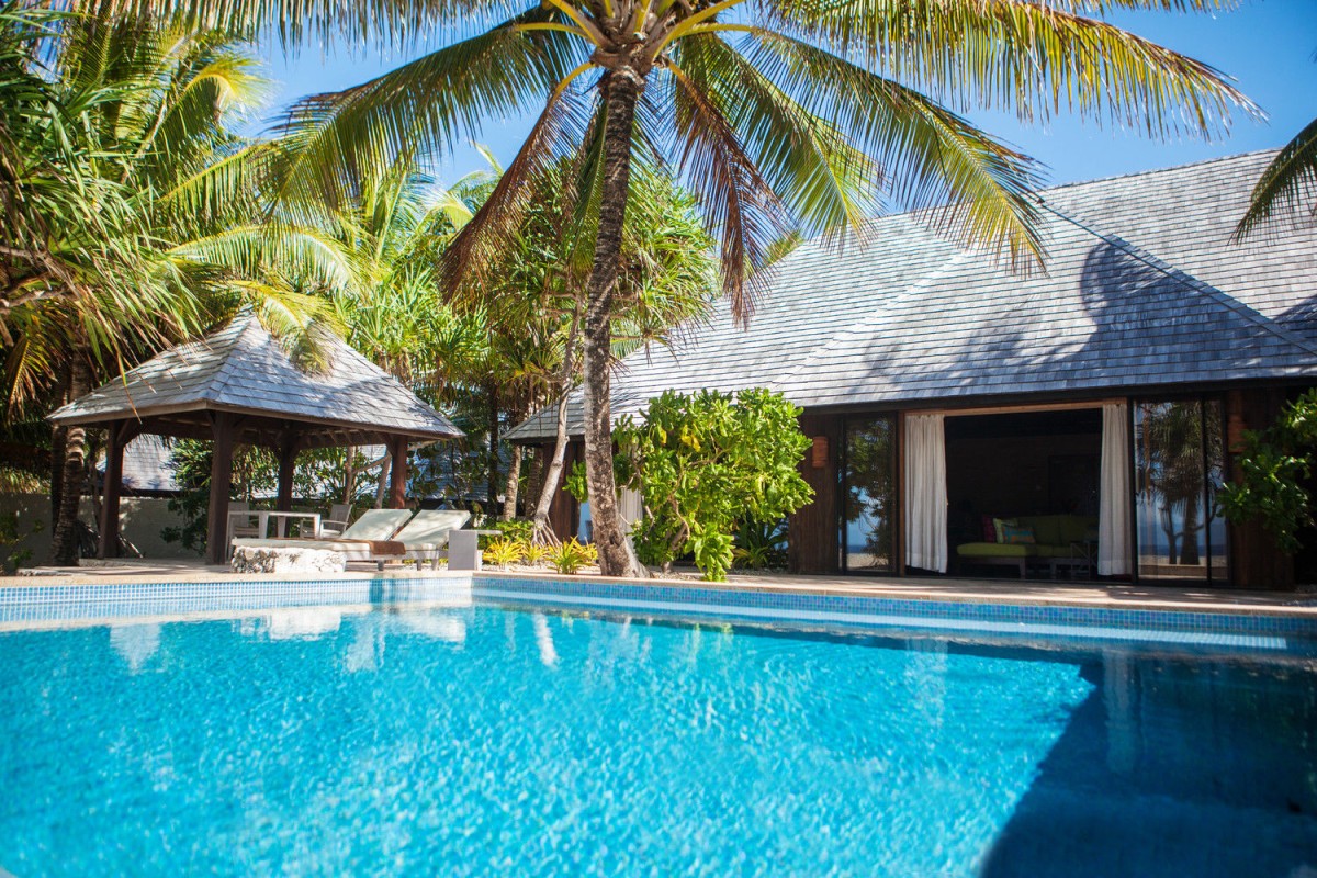 str1743gr-139695-royal-beach-pool