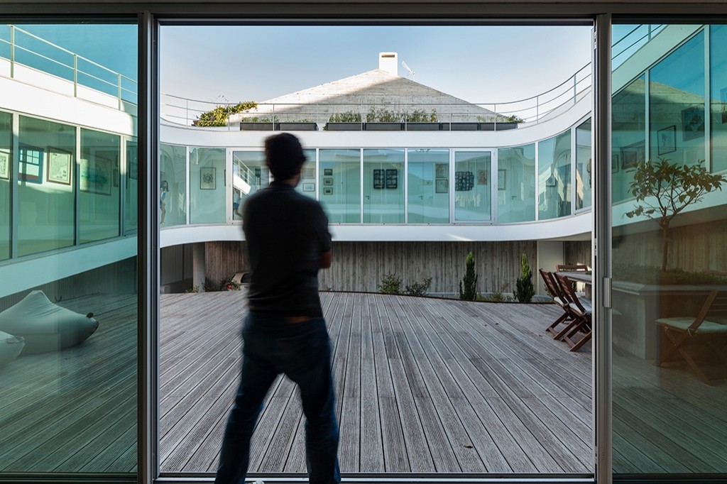 Dall'interno all'esterno aclestoril01518