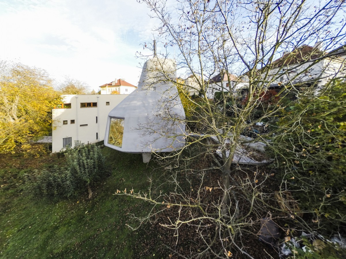 La casa vista dall'esterno casa_pilar_02