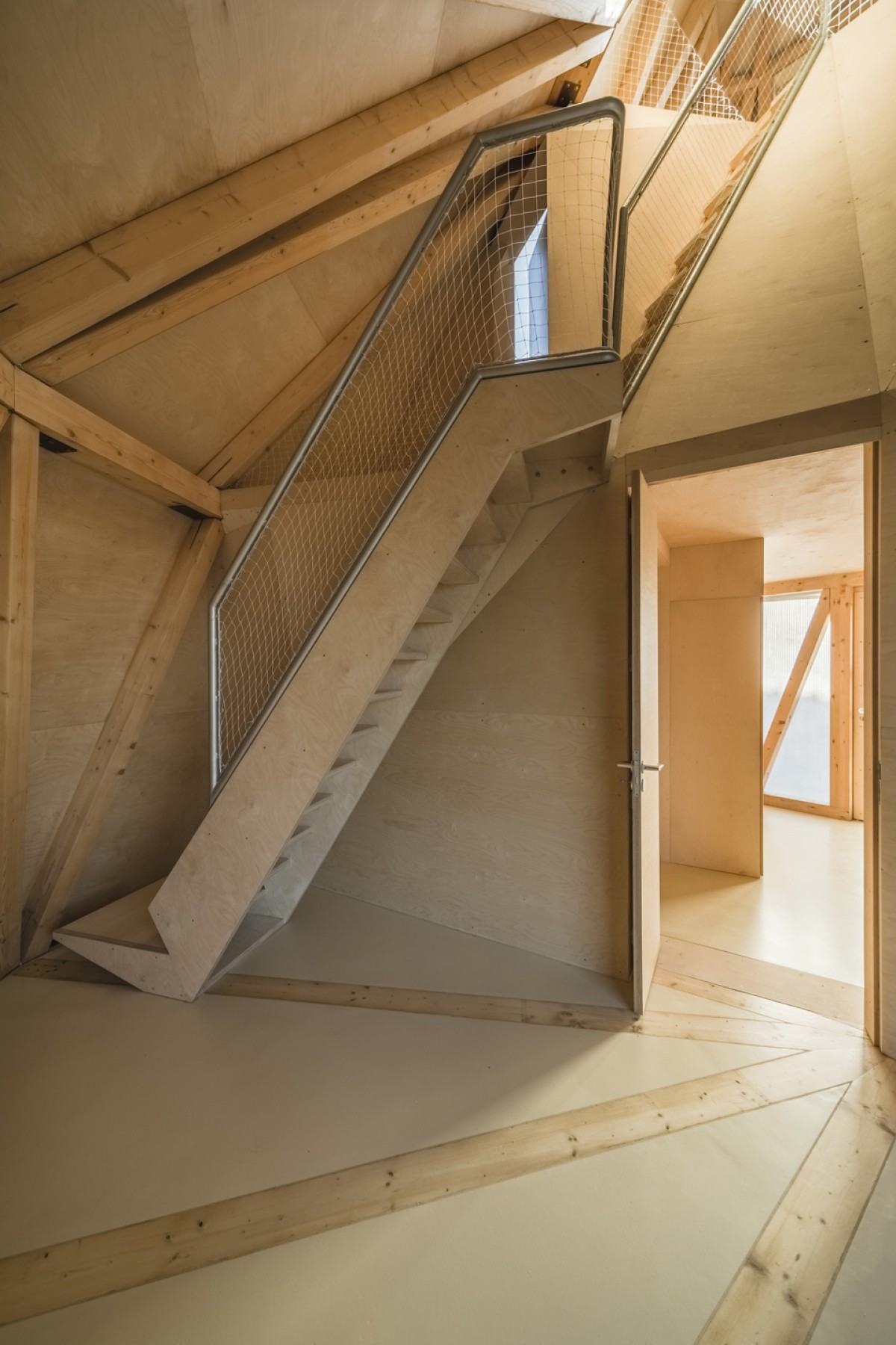 Una delle scale interne casa_pilar_07